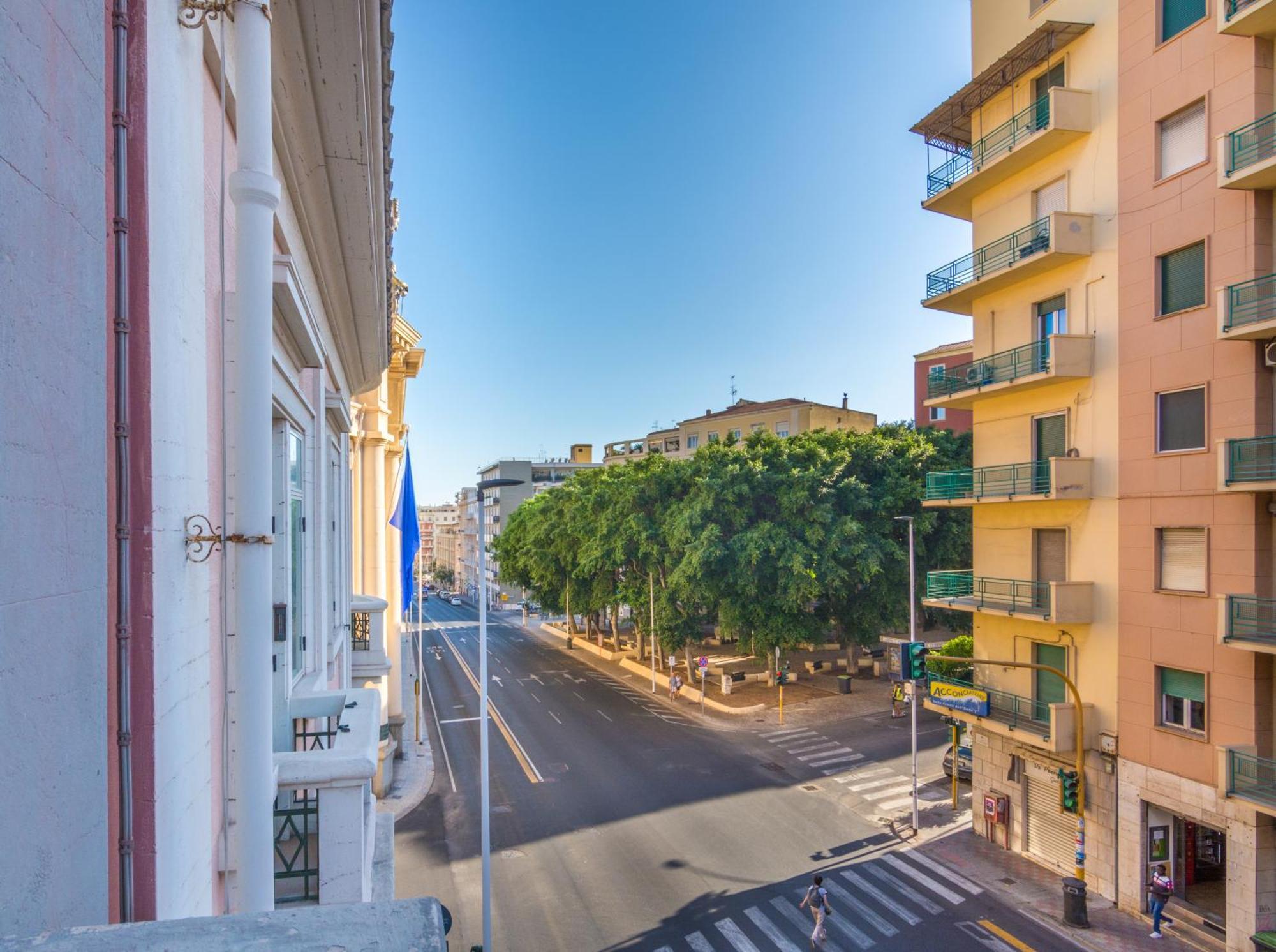 Sunscape Rooms Cagliari City Center Exterior photo
